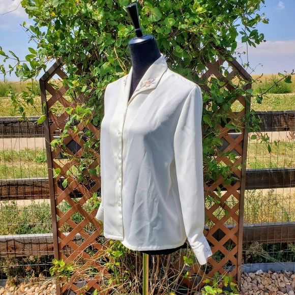 Koret Petites Women's Size 6 Cream Collared Embroidered Button Down Blouse EUC - Picture 7 of 16